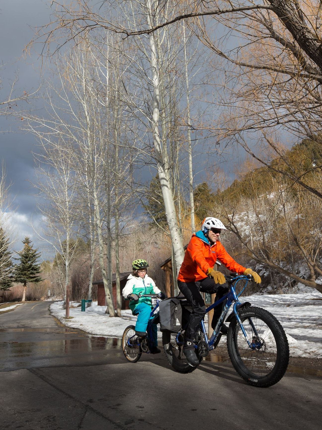 Bike path at Garaman with waysign
